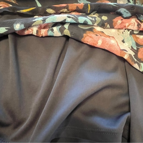 Torrid Floral Flutter Sleeve V-Neck Faux Wrap Dress Size Large (Torrid 0) - Picture 13 of 16